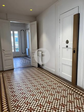 Plus de détails pour Carrer del Bruc, Barcelone - Bureau à louer