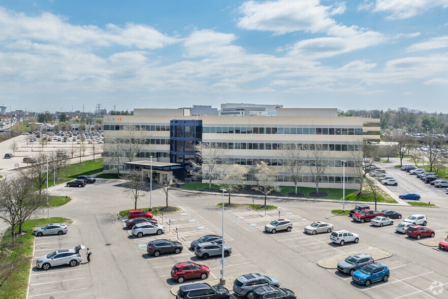 5965 E Broad St, Columbus, OH for lease - Primary Photo - Image 1 of 9