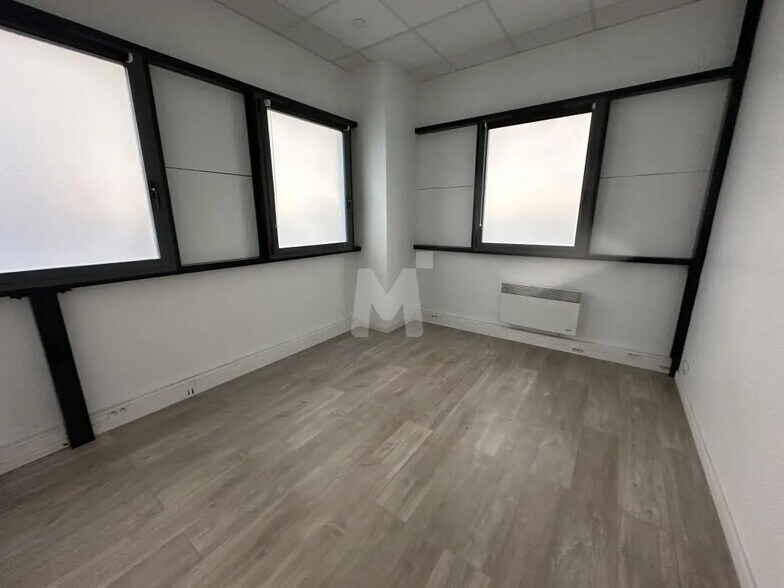 Bureau dans Morangis à louer - Photo intérieure - Image 3 de 6