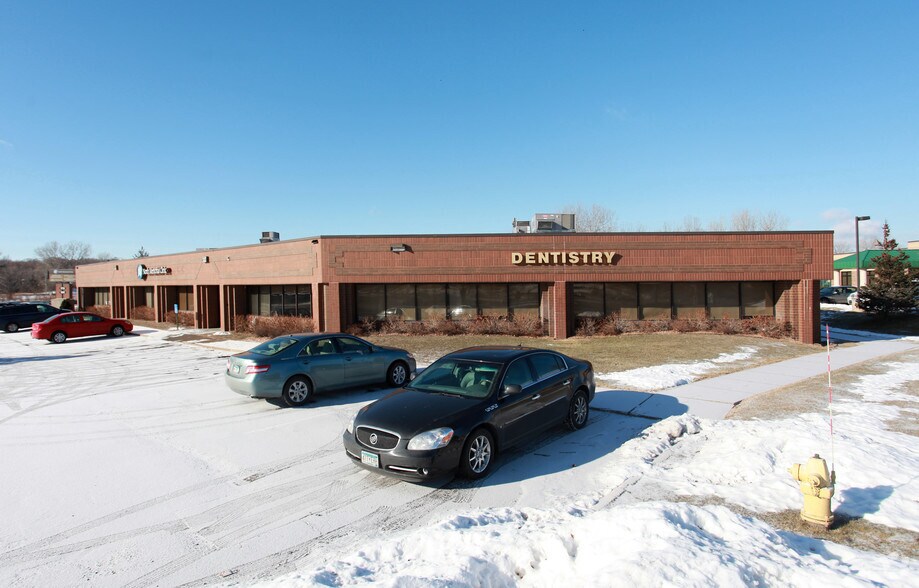 9750 Rockford Rd, Plymouth, MN for sale - Primary Photo - Image 1 of 2