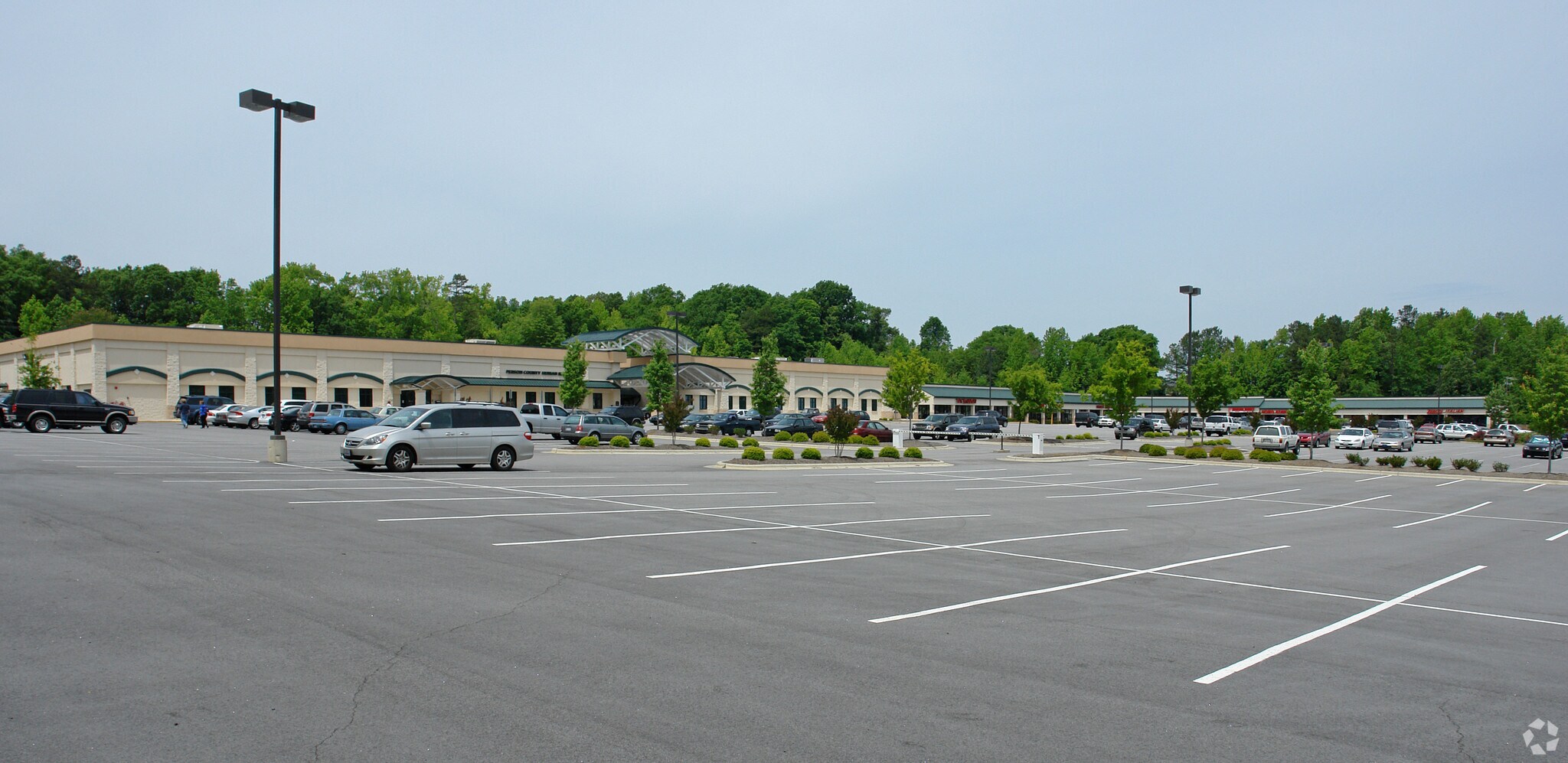 231-355 S Madison Blvd, Roxboro, NC for lease Primary Photo- Image 1 of 8