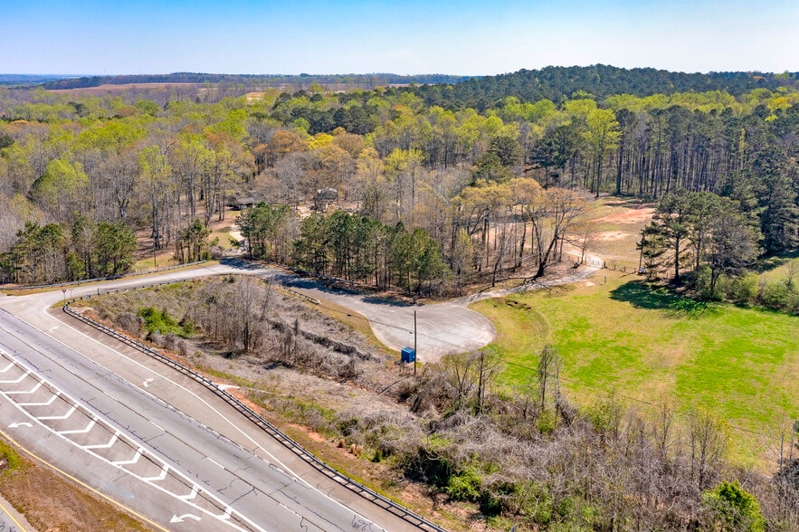 2752 Arthur K Bolton Pky, Griffin, GA for sale - Primary Photo - Image 2 of 25