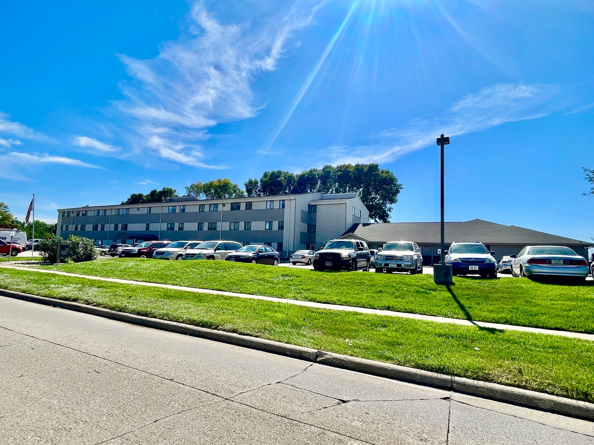 5300 Stone Ave, Sioux City, IA for sale Primary Photo- Image 1 of 10