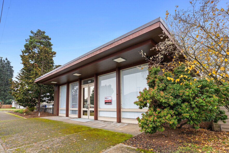 124 Berkeley Ave, Molalla, OR à vendre - Photo du bâtiment - Image 3 de 33