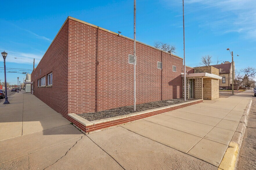 330 Park Ave, Fort Lupton, CO à louer - Photo du bâtiment - Image 2 de 97