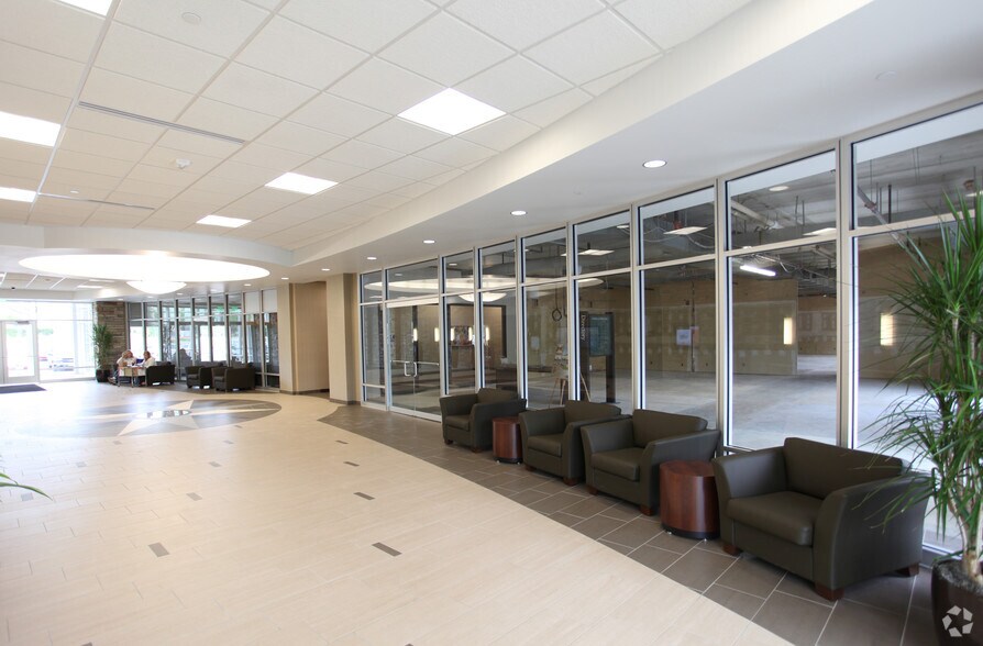 8100-8120 Penn Ave S, Bloomington, MN à louer - Photo intérieure - Image 2 de 10