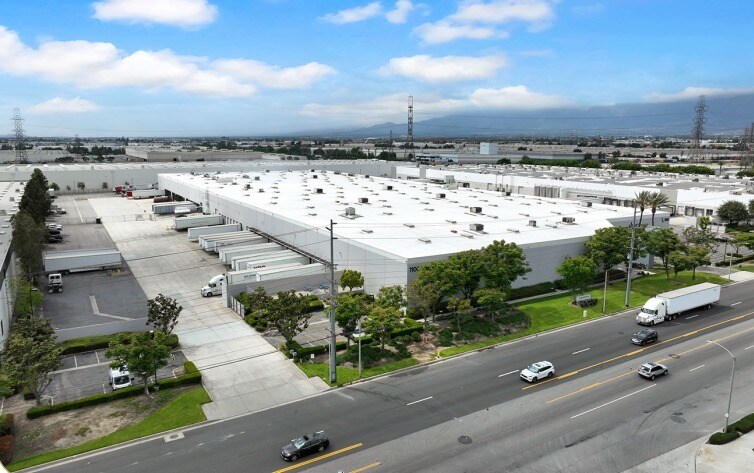 1100 S Etiwanda Ave, Ontario, CA à louer - Photo du bâtiment - Image 3 de 8