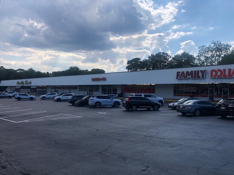 208 N Broad St, Winder, GA à louer - Photo du bâtiment - Image 2 de 5