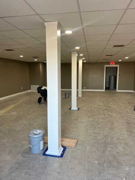 5126 Gulfway Dr, Port Arthur, TX for lease - Interior Photo - Image 2 of 10