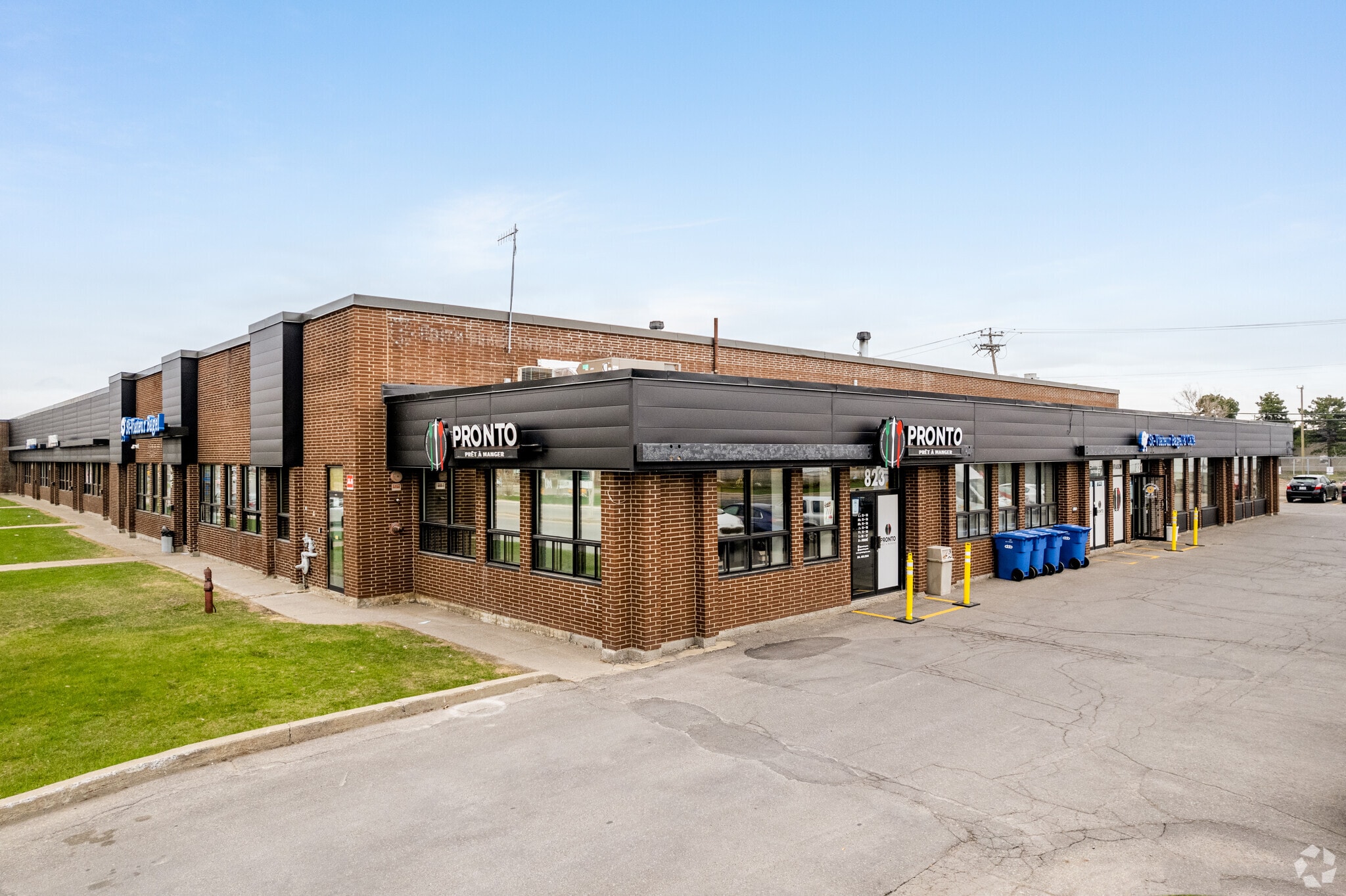 90A-90F Boul Brunswick, Dollard-des-Ormeaux, QC for lease Building Photo- Image 1 of 20