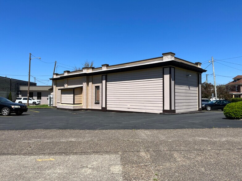 350 5th Ave, Huntington, WV à vendre - Photo du bâtiment - Image 3 de 30