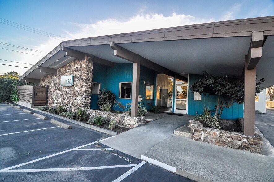 320 N 10th St, Sacramento, CA for lease - Building Photo - Image 1 of 12