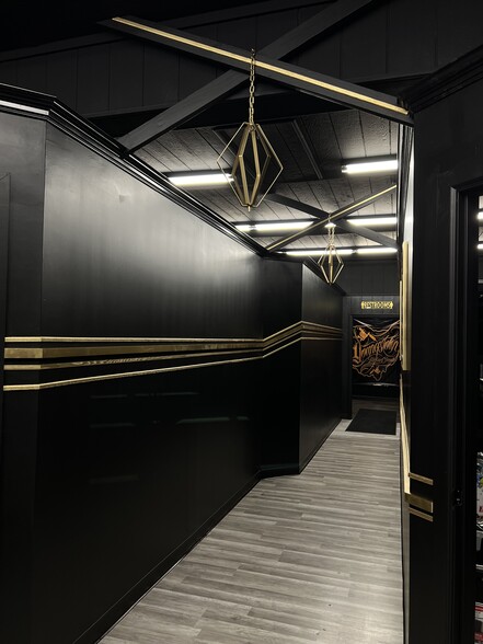 6487 Mahoning Ave, Youngstown, OH for lease - Interior Photo - Image 3 of 9