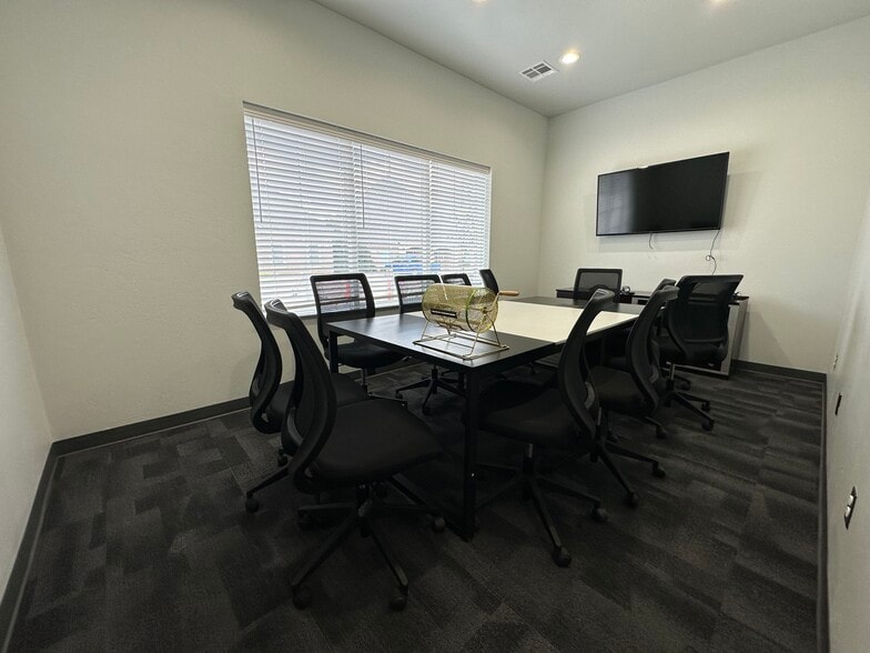 15108 Traditions Blvd, Edmond, OK for lease - Interior Photo - Image 2 of 8