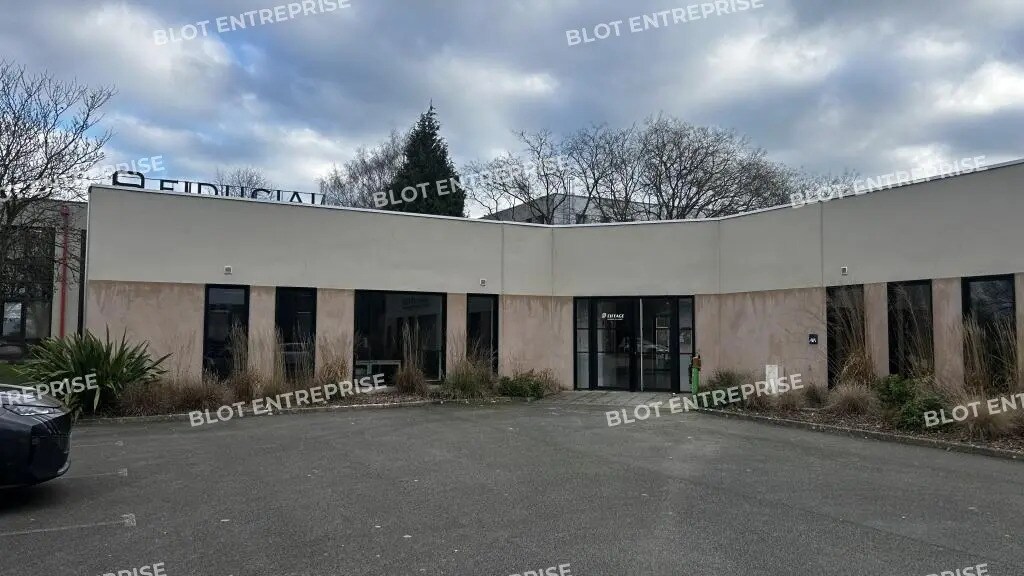 Bureau dans Chantepie à louer Photo du bâtiment- Image 1 de 7