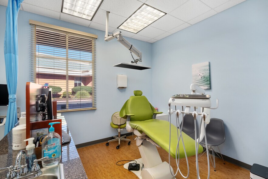 106 Gateway Center Dr, Paso Robles, CA à louer - Photo du bâtiment - Image 3 de 42