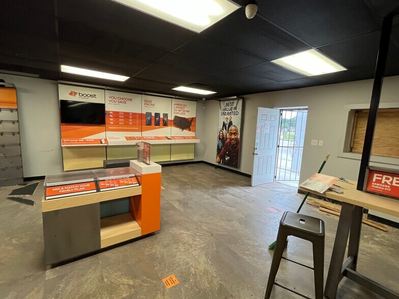 5906 Prospect Ave, Kansas City, MO à louer - Photo intérieure - Image 2 de 7