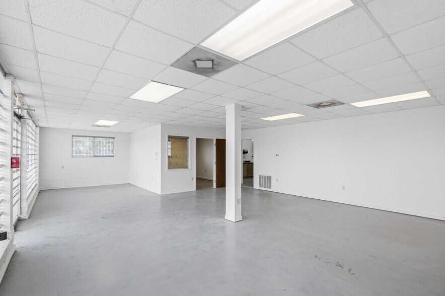 4107 Port Lavaca Dr, Victoria, TX à vendre - Photo du bâtiment - Image 3 de 52