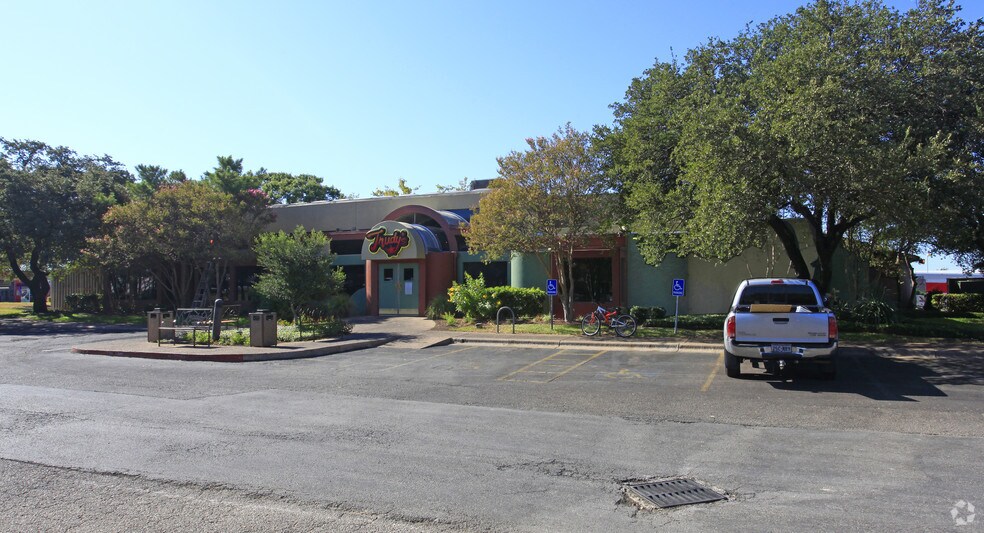 9070 Research Blvd, Austin, TX à louer - Photo du bâtiment - Image 2 de 2