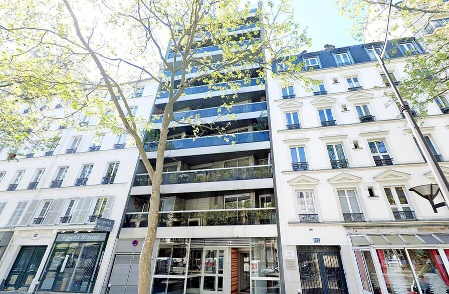 Immeuble residentiel dans Paris à vendre - Photo du bâtiment - Image 3 de 20