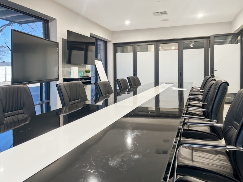 404 Airport Fwy, Bedford, TX à louer - Photo intérieure - Image 3 de 14