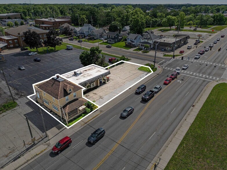 212-214 W Pike St, Goshen, IN for sale - Aerial - Image 3 of 3