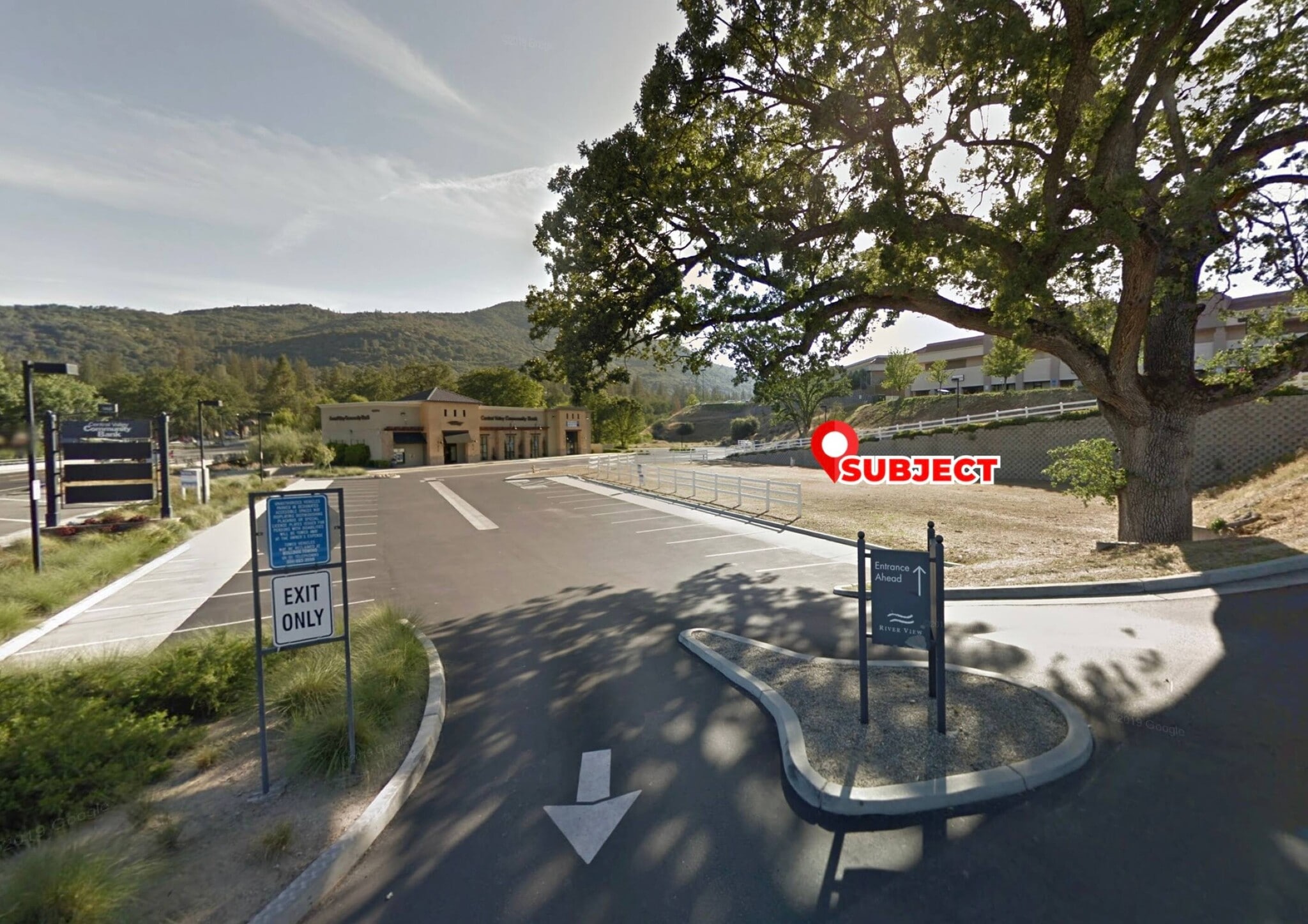 40004 Highway 41, Oakhurst, CA à louer Photo principale- Image 1 de 6