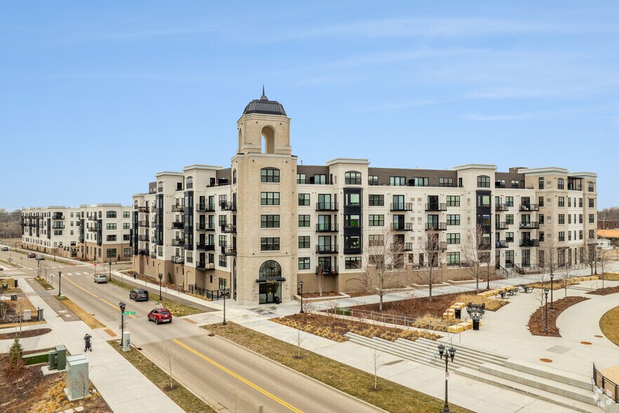 825 Mount Curve Blvd, Saint Paul, MN à louer - Photo du bâtiment - Image 2 de 2