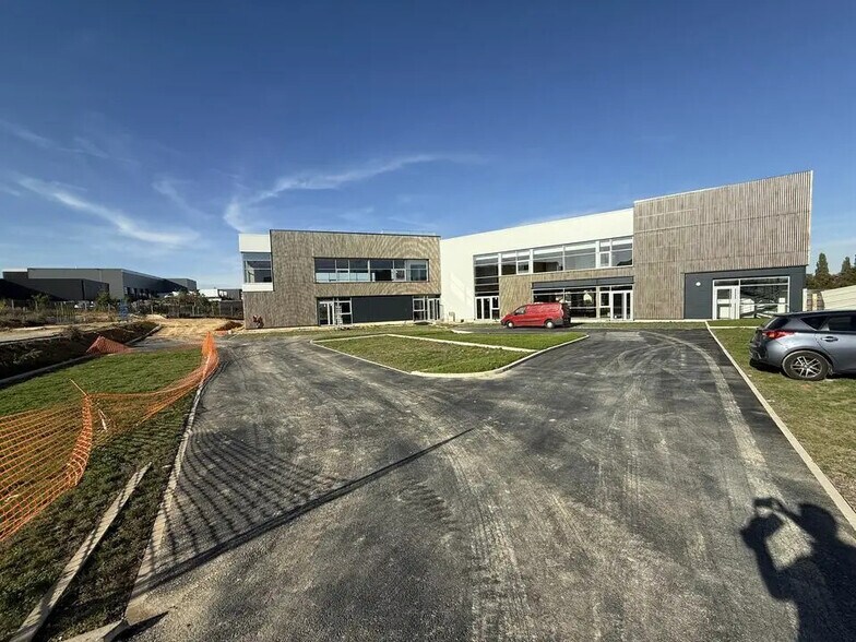 Flex dans Louvres à louer - Photo du bâtiment - Image 3 de 12