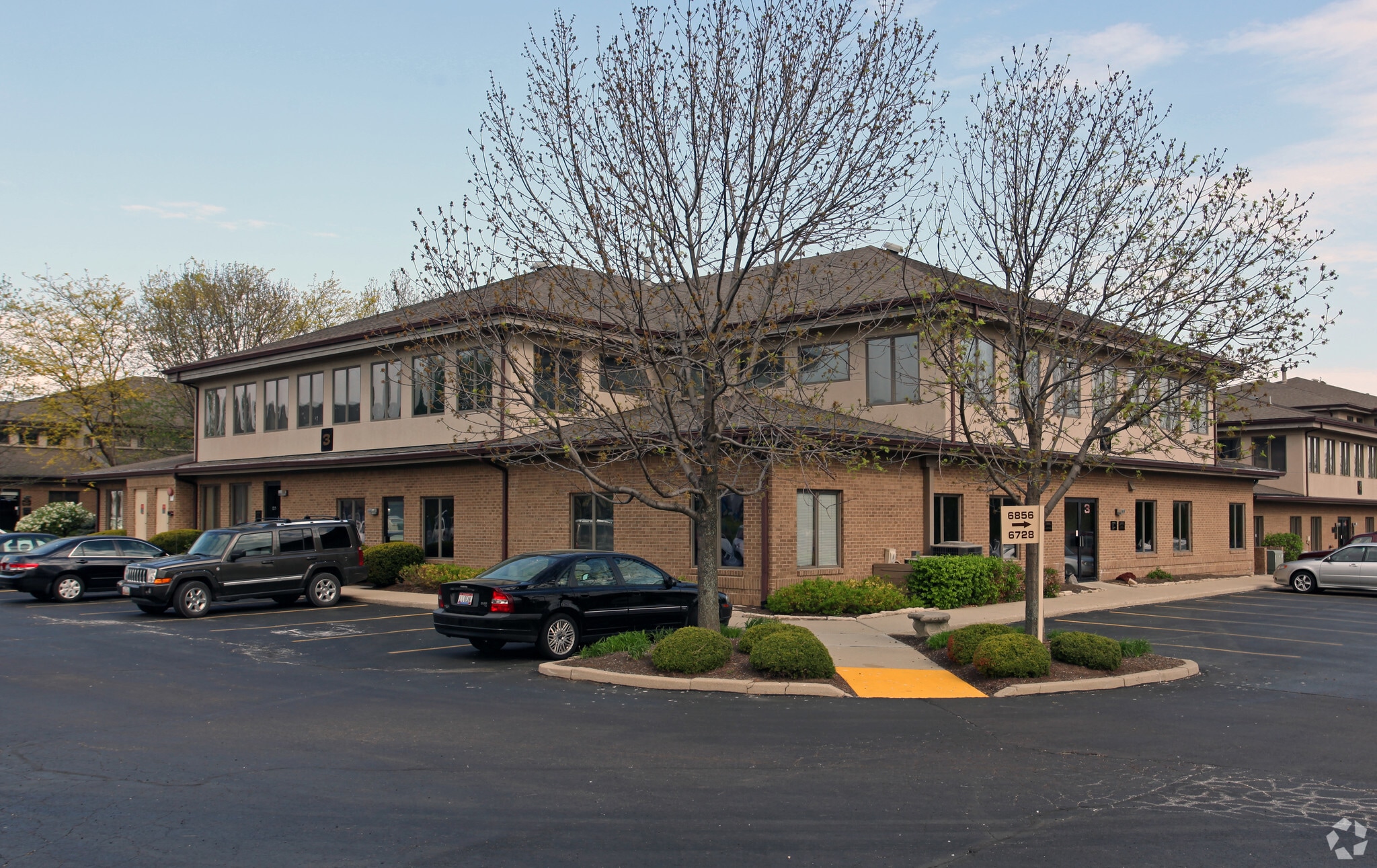 6842-6864 Loop Rd, Centerville, OH for lease Primary Photo- Image 1 of 4