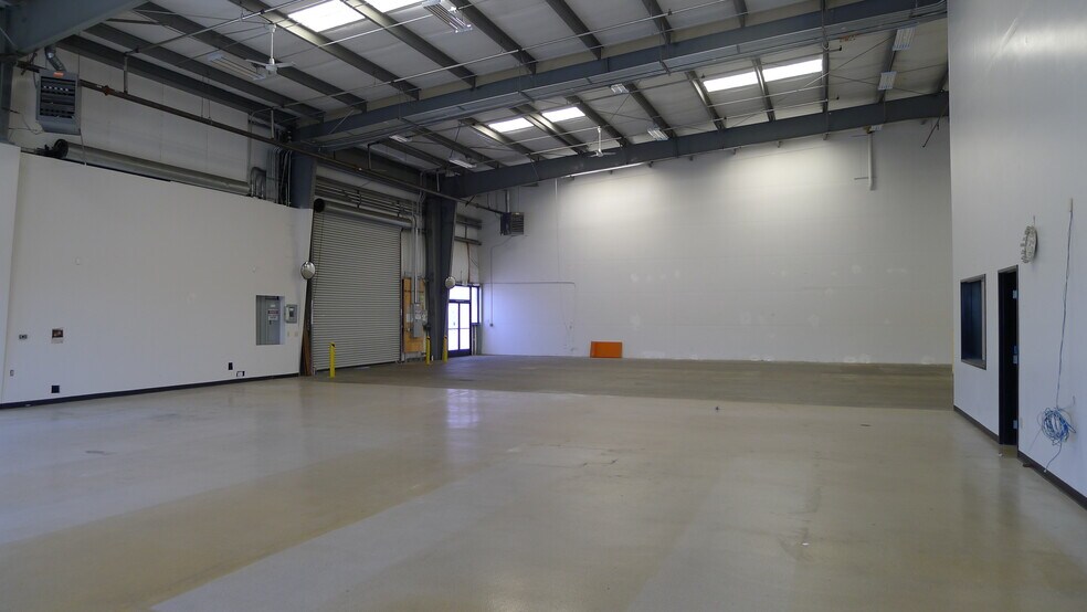 408-428 N Canal St, South San Francisco, CA à louer - Photo du bâtiment - Image 3 de 18