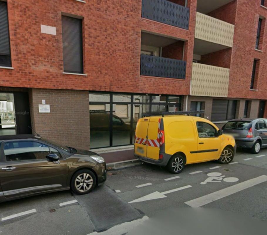 Retail in Tourcoing for sale Building Photo- Image 1 of 7