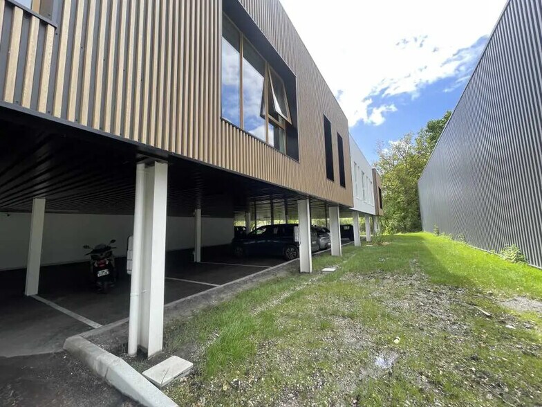 Bureau dans Bruges à louer - Photo du bâtiment - Image 3 de 13