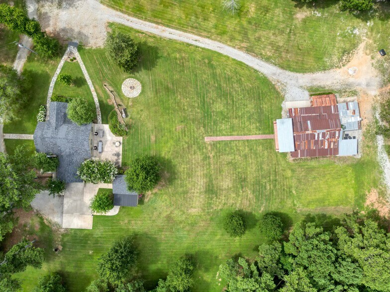 8400 Atlanta Newnan Rd, Chattahoochee Hills, GA à vendre - Photo du bâtiment - Image 2 de 19