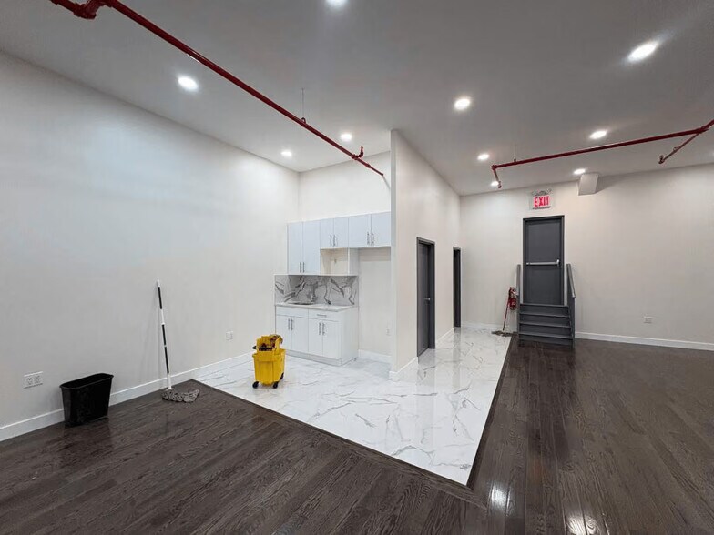 224 Fifth Ave, New York, NY for lease - Interior Photo - Image 3 of 15