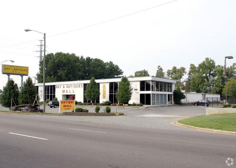 1590 Peters Creek Pky, Winston-Salem, NC à vendre - Photo du bâtiment - Image 2 de 4