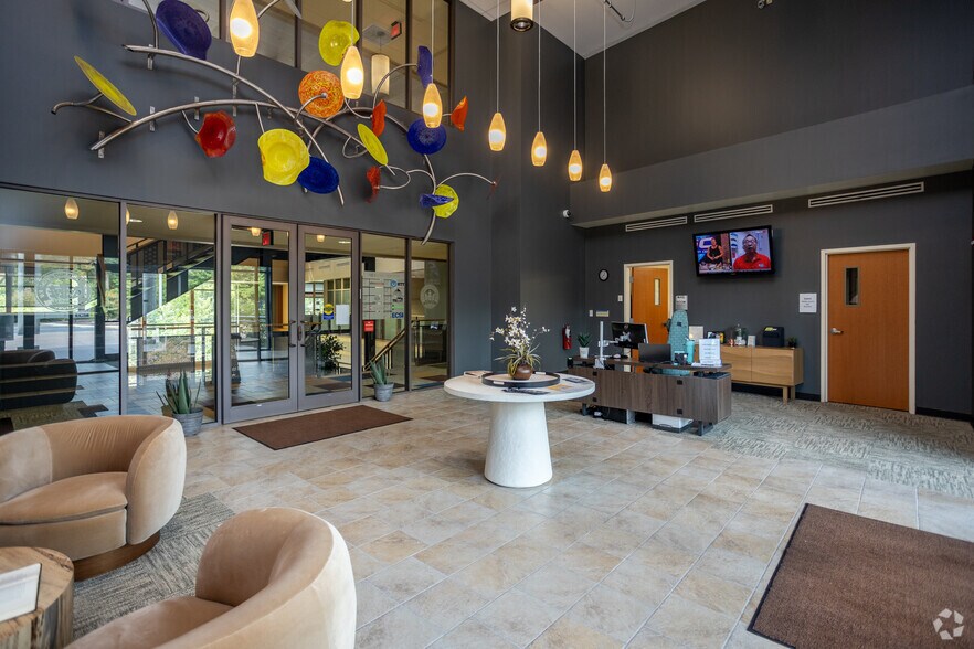 100 Global View Dr, Warrendale, PA à louer - Hall d’entrée - Image 3 de 16