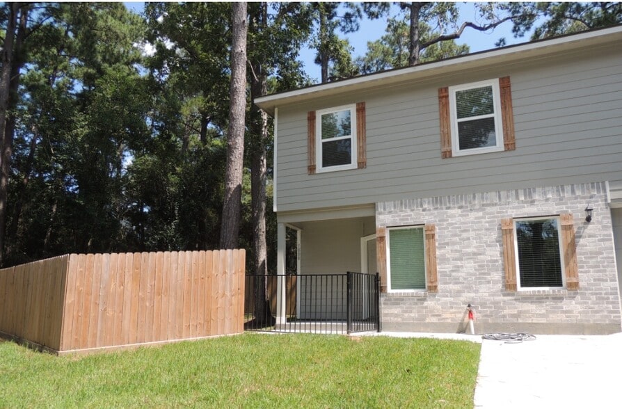 1100 Mann Rd, Conroe, TX à vendre - Photo principale - Image 1 de 1