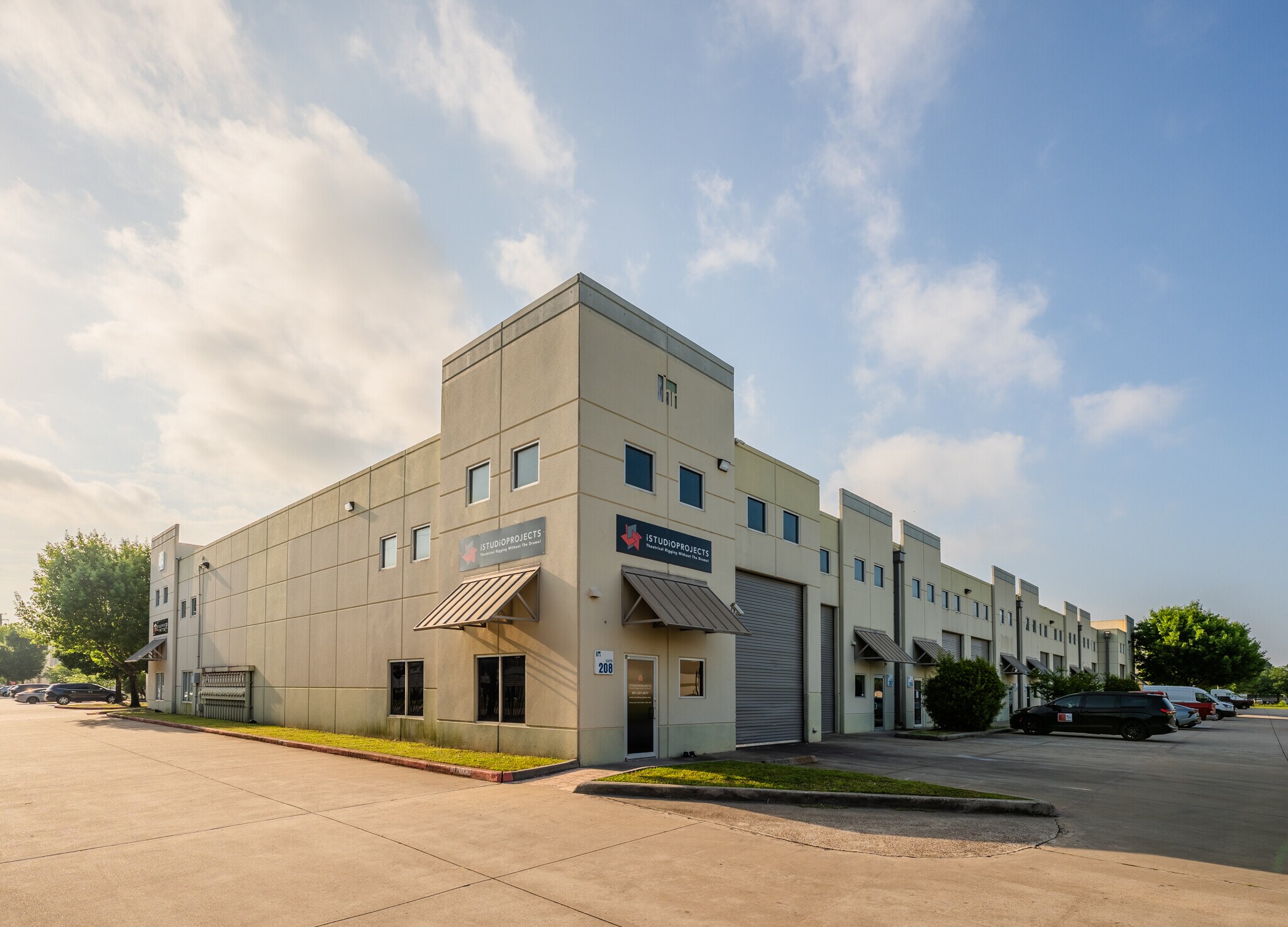 5750 N Sam Houston Pky E, Houston, TX for lease Building Photo- Image 1 of 33