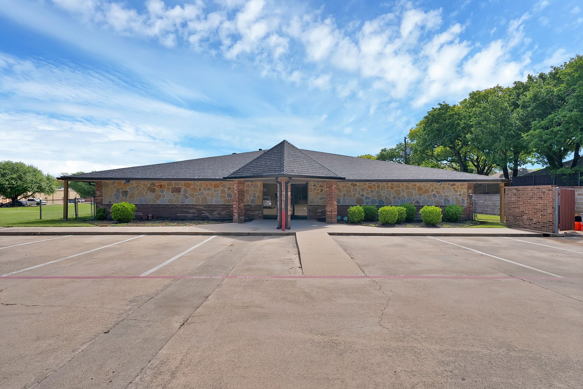 130 S Moore Rd, Coppell, TX à vendre Photo principale- Image 1 de 46