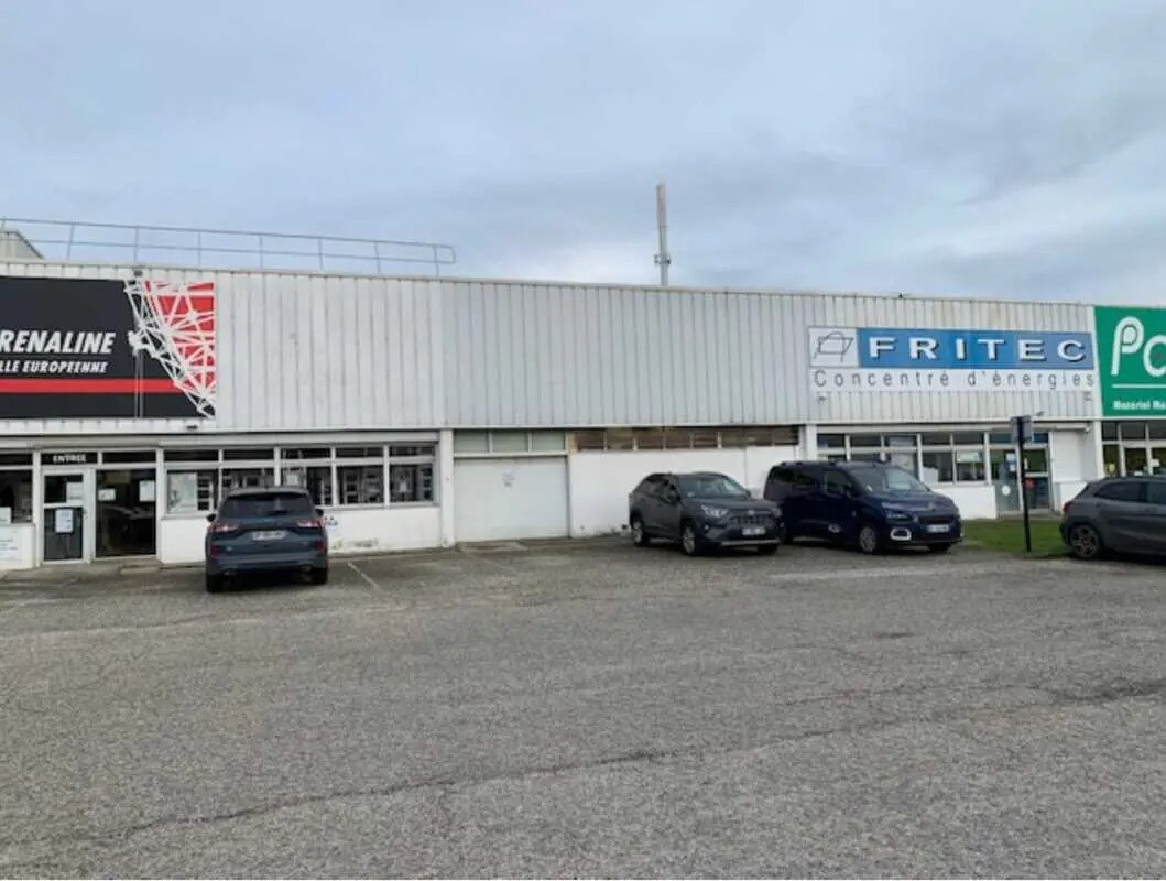 Office in Pessac for lease Building Photo- Image 1 of 12