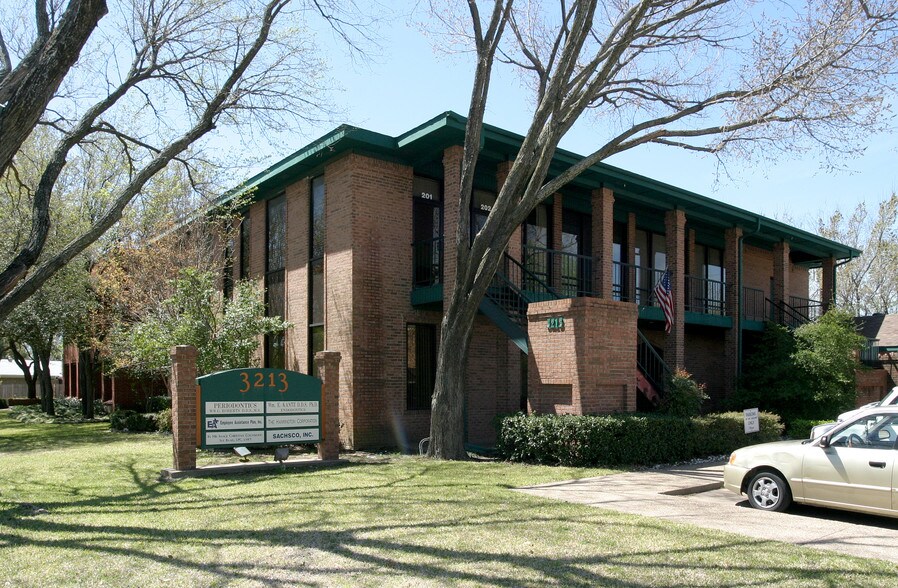 3213 N MacArthur Blvd, Irving, TX à louer - Photo du bâtiment - Image 2 de 3