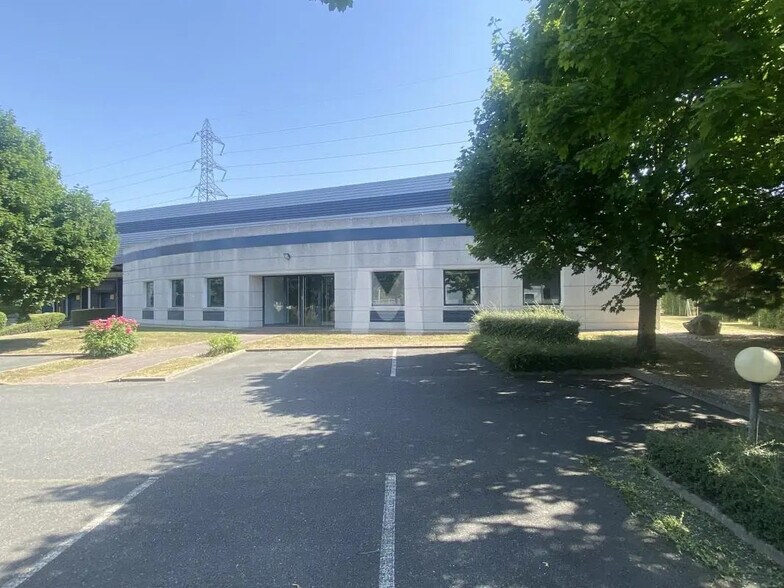 Flex dans Lisses à louer - Photo du bâtiment - Image 2 de 9