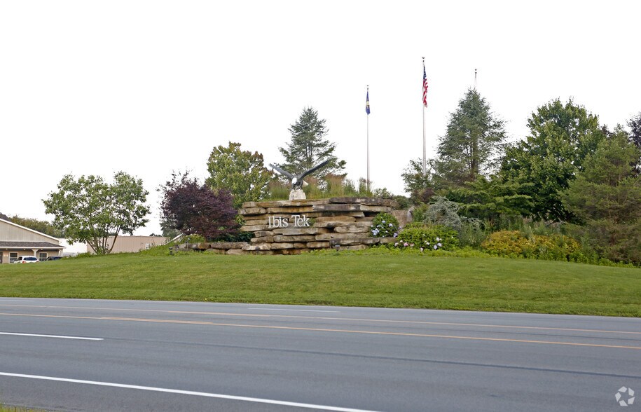 912 Pittsburgh Rd, Butler, PA à louer - Photo du bâtiment - Image 2 de 5