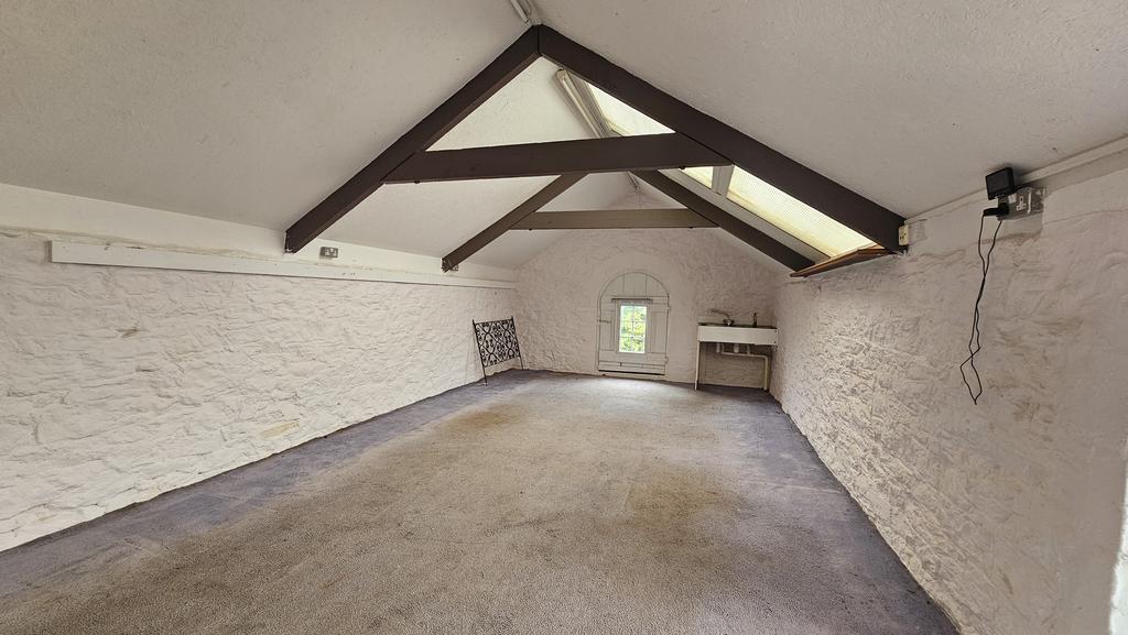 Totnes Rd, Ipplepen for lease Interior Photo- Image 1 of 3