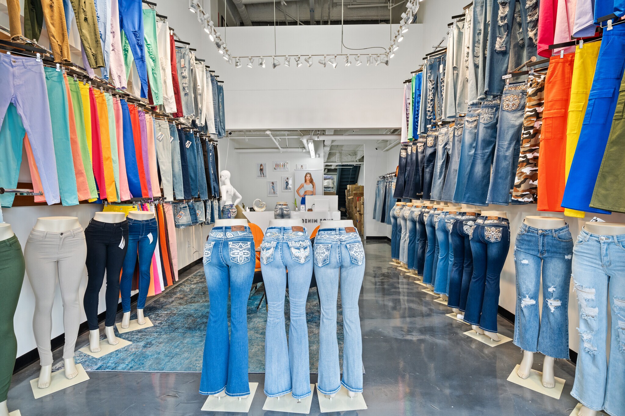 747 E 10th St, Los Angeles, CA à vendre Photo intérieure- Image 1 de 10