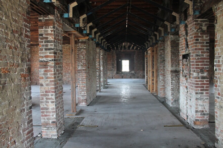 201 E Main St, Carbondale, IL for lease - Building Photo - Image 2 of 8