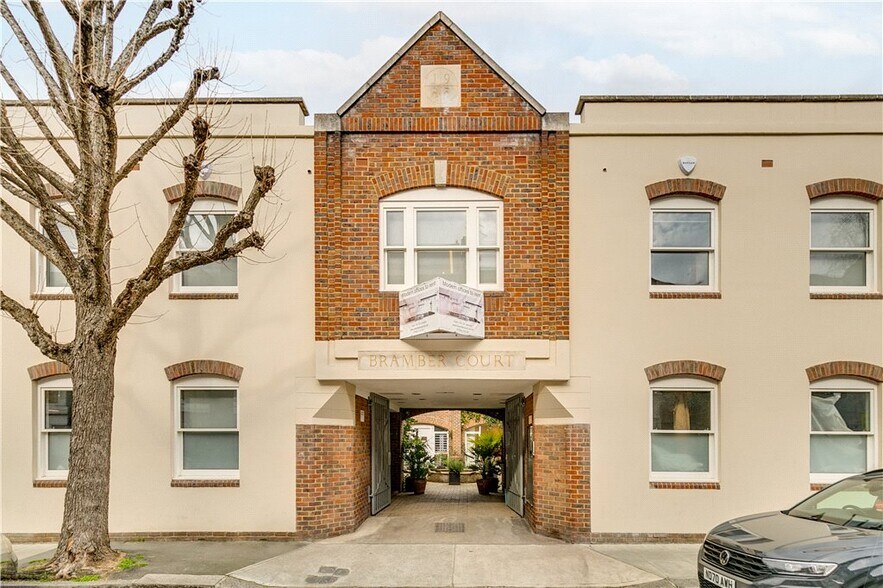 Bramber Rd, Londres à vendre - Photo du bâtiment - Image 1 de 7