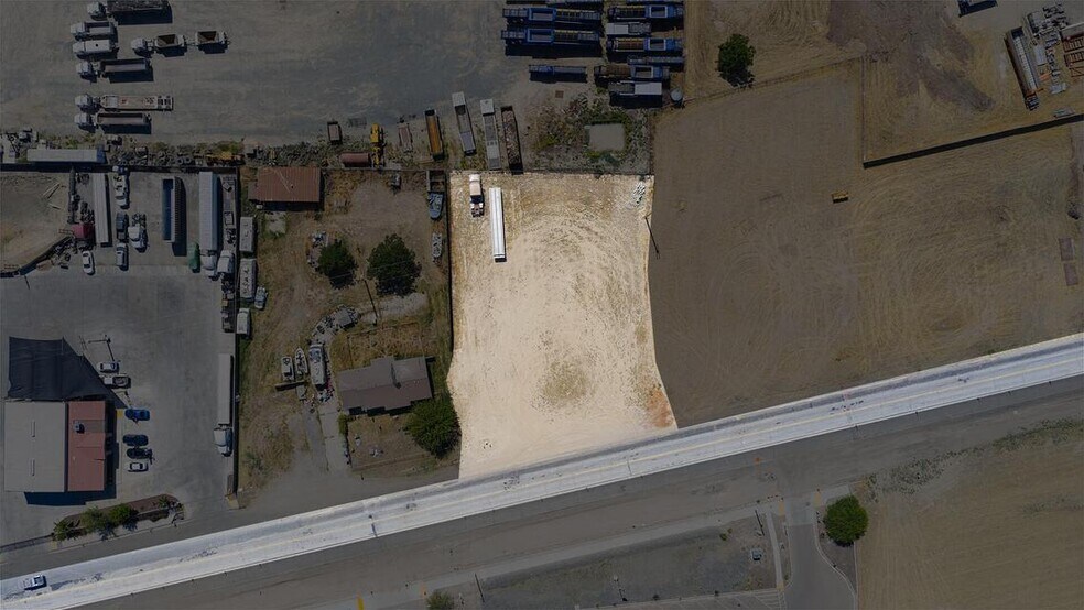 0 S K St, Tulare, CA à vendre - Photo du bâtiment - Image 2 de 2