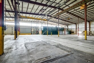 5115 Hartford St, Tampa, FL à louer Photo intérieure- Image 2 de 3